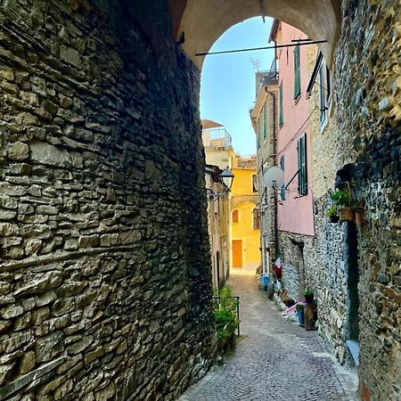 Alloggio U Sportegu Da E Monti A Giaia Badalucco Luaran gambar