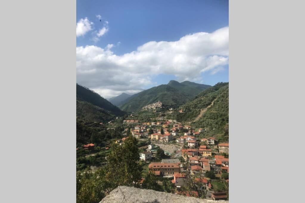 Alloggio U Sportegu Da E Monti A Giaia Badalucco Luaran gambar