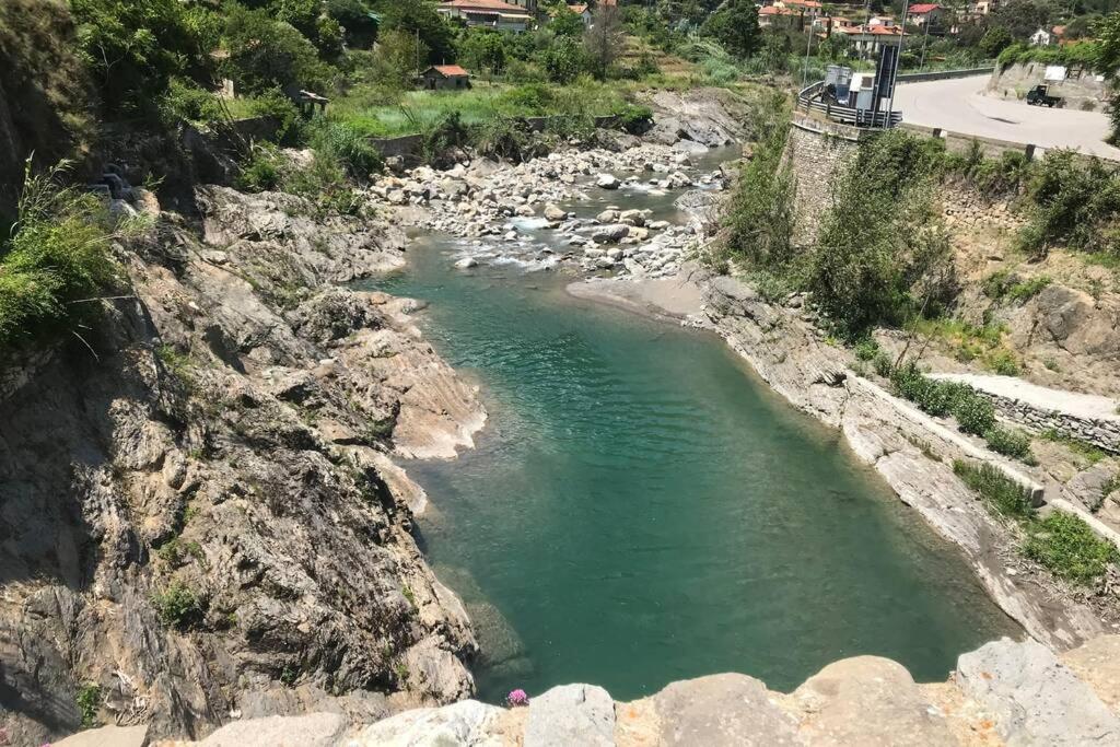 Alloggio U Sportegu Da E Monti A Giaia Badalucco Luaran gambar