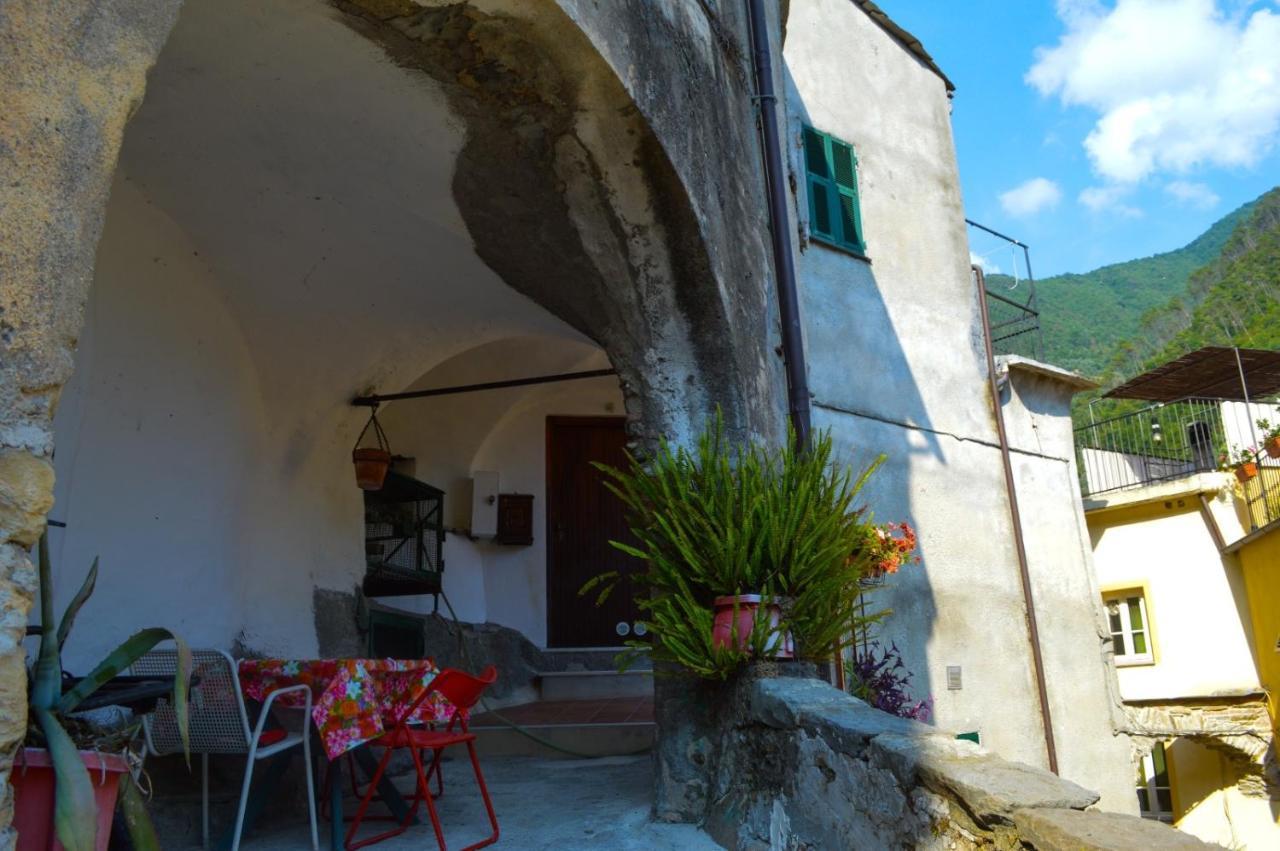 Alloggio U Sportegu Da E Monti A Giaia Badalucco Luaran gambar
