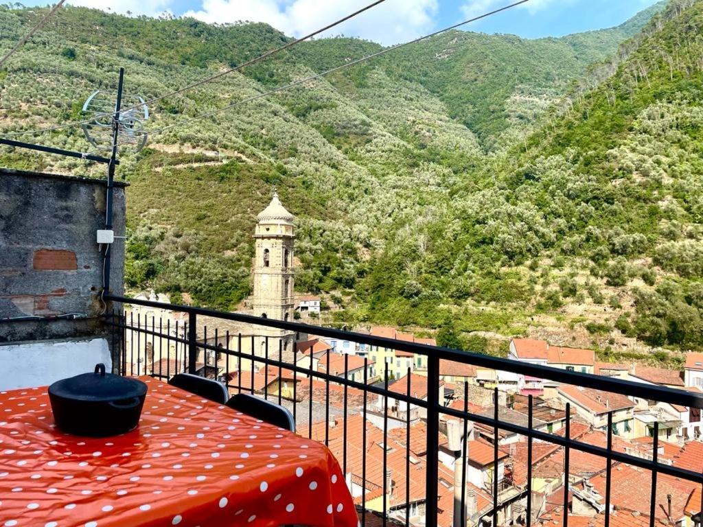 Alloggio U Sportegu Da E Monti A Giaia Badalucco Luaran gambar