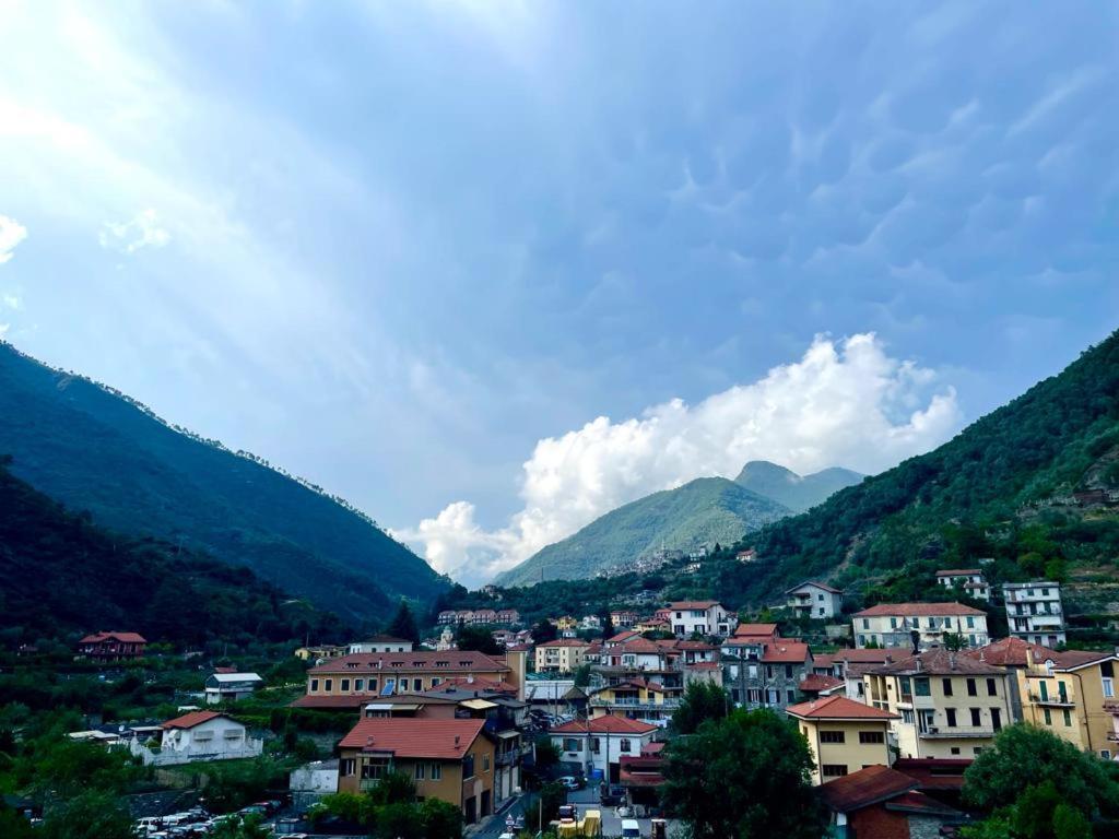 Alloggio U Sportegu Da E Monti A Giaia Badalucco Luaran gambar