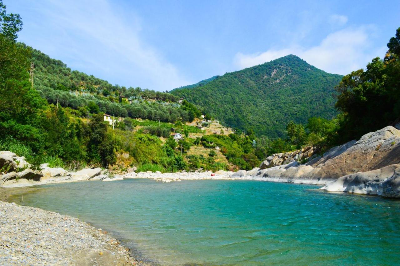 Alloggio U Sportegu Da E Monti A Giaia Badalucco Luaran gambar