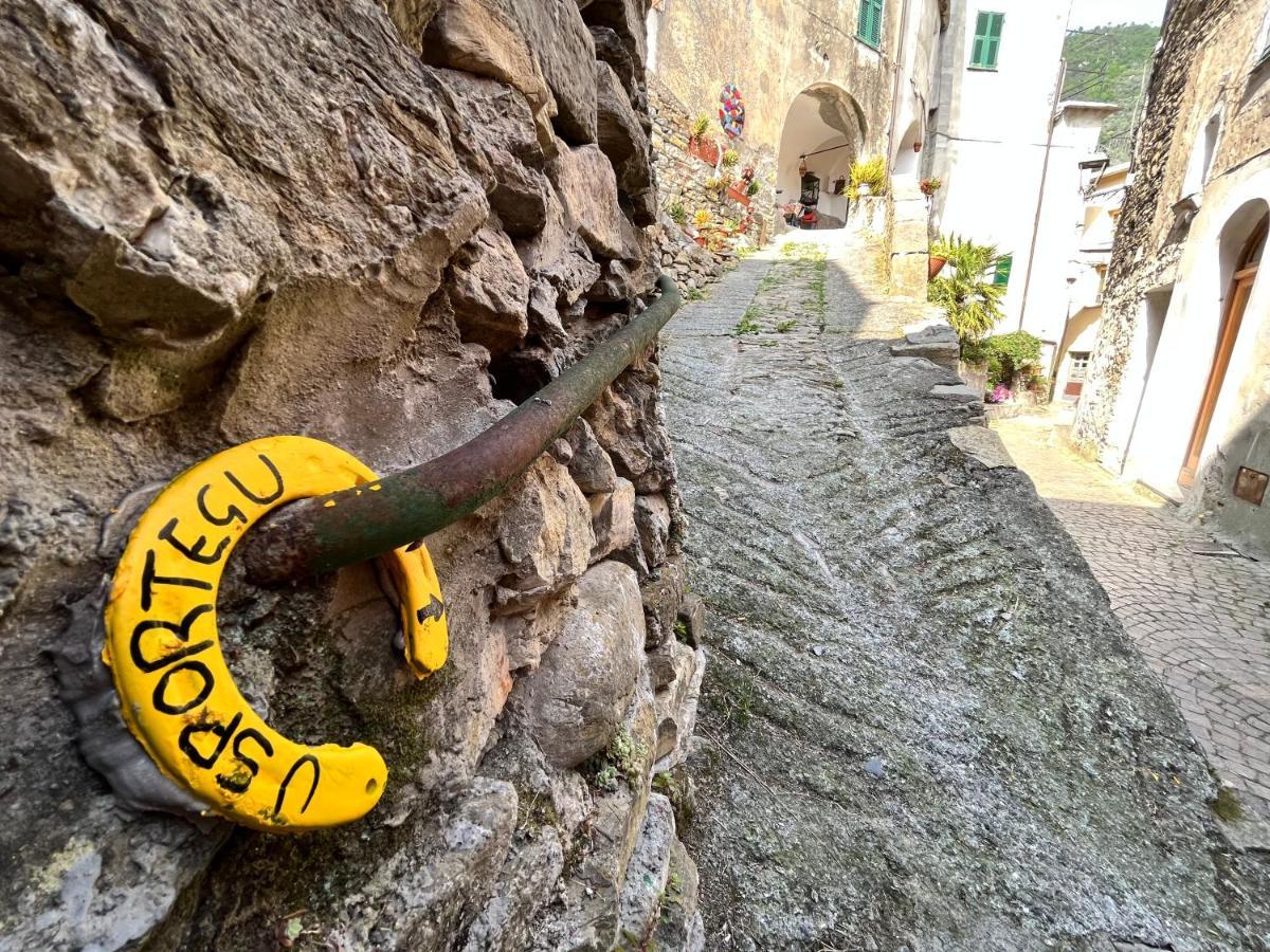 Alloggio U Sportegu Da E Monti A Giaia Badalucco Luaran gambar